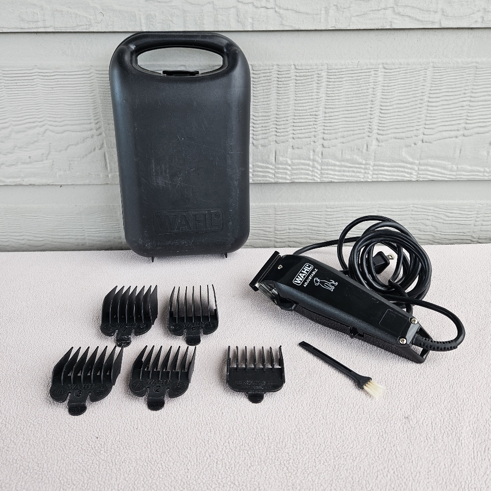 Wahl Adjustable Pet Clippers Electric Handheld PCMC W/ Case Guards Black Corded